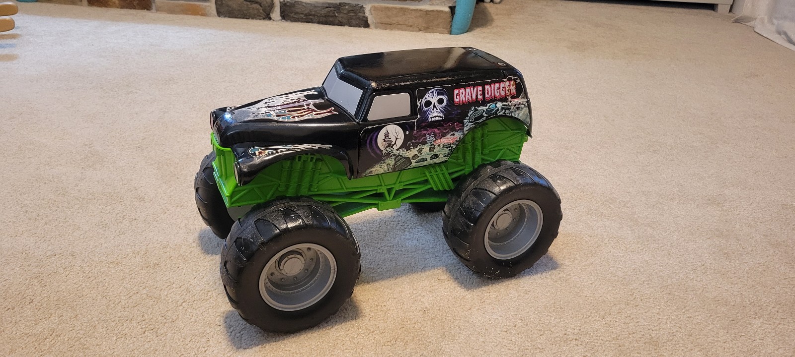 Rare Hot Wheels Monster Jam Grave Digger Giant 1:10 Scale Monster Truck 2006