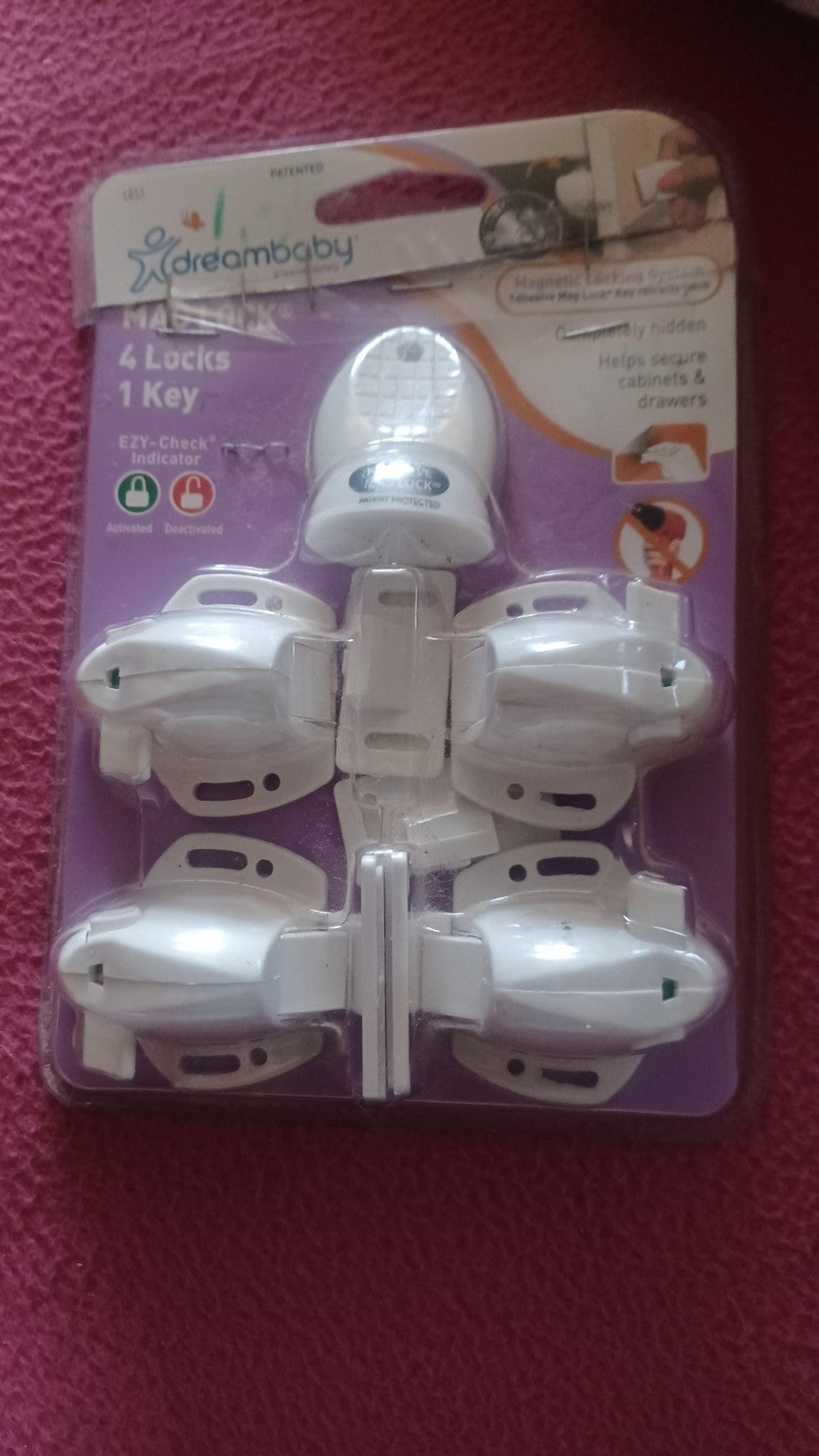 dreambaby Adhesive Mag Lock 4 Locks / 1 Key Hidden from Baby Cabinets & Drawers