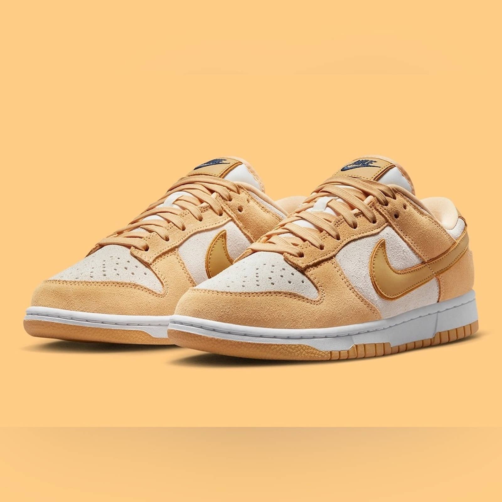 Nike Gold dunks sz 11.5 women’s NWB