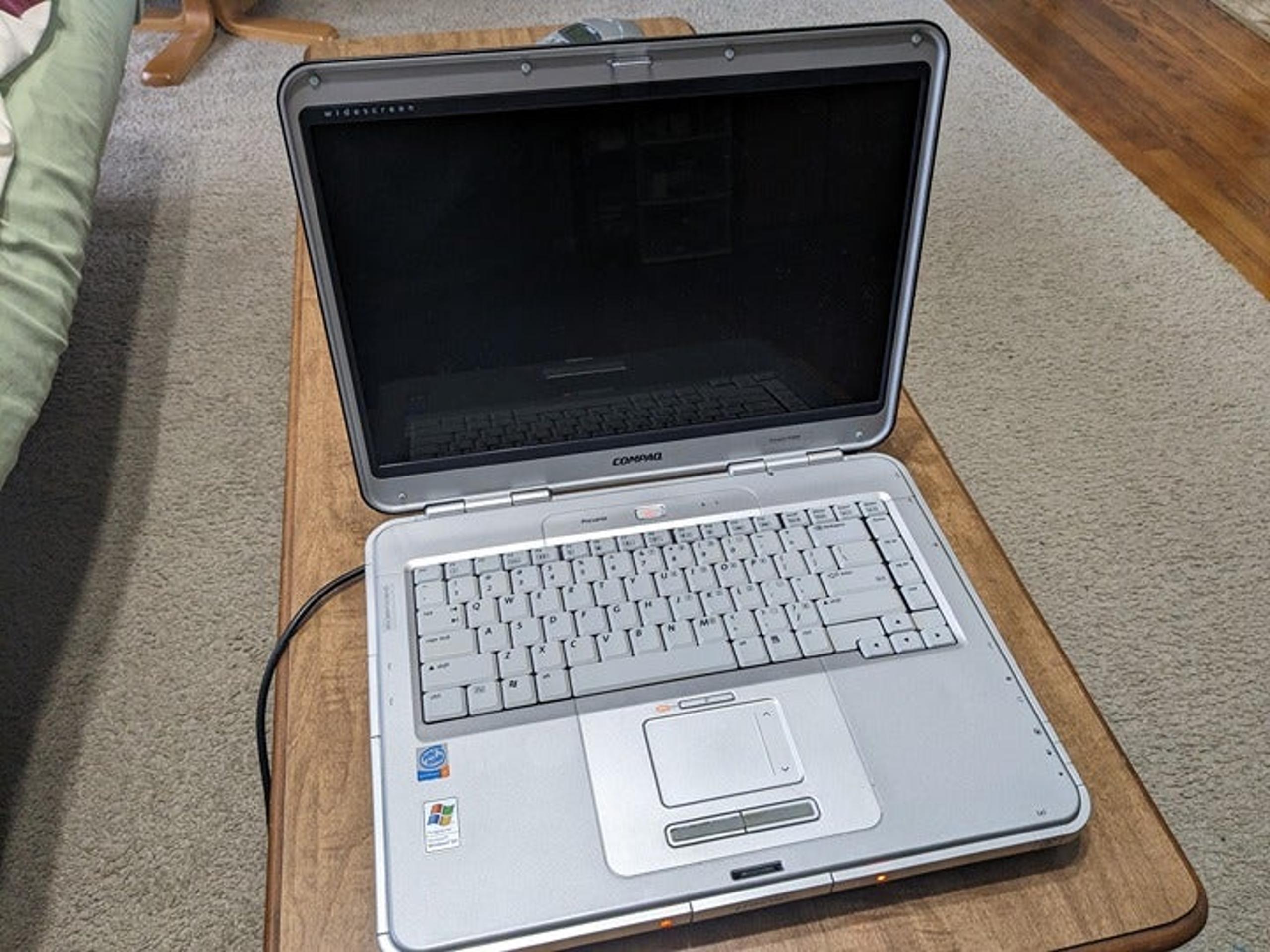 Compaq Presario R3000
