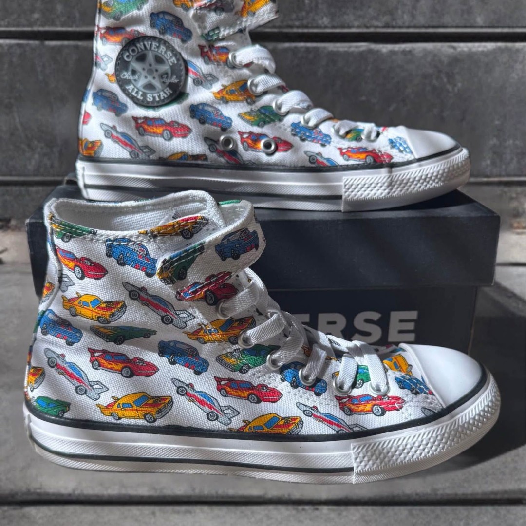 Converse chuck taylor easy on high tops- cars size Y2.5