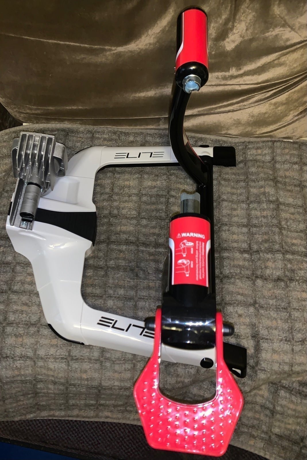 “ELITE QUBO” INDOOR FLUID BIKE TRAINER STAND, PRE-OWNED, LIKE selling NEW, W EXTRAS!