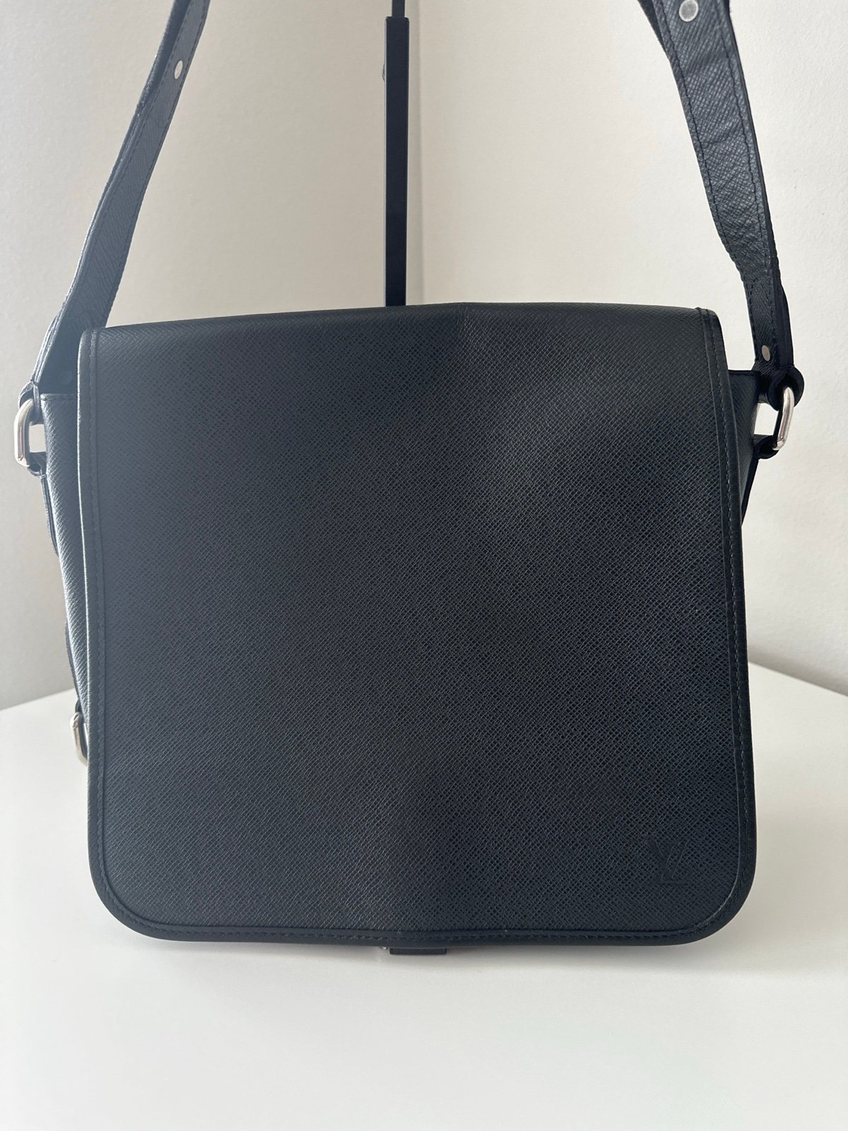 Louis Vuitton Messenger Bag