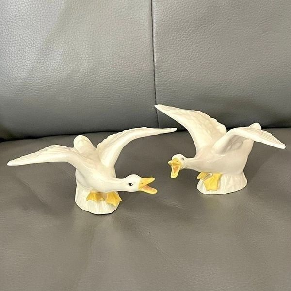 White flying ducks- set of 2
