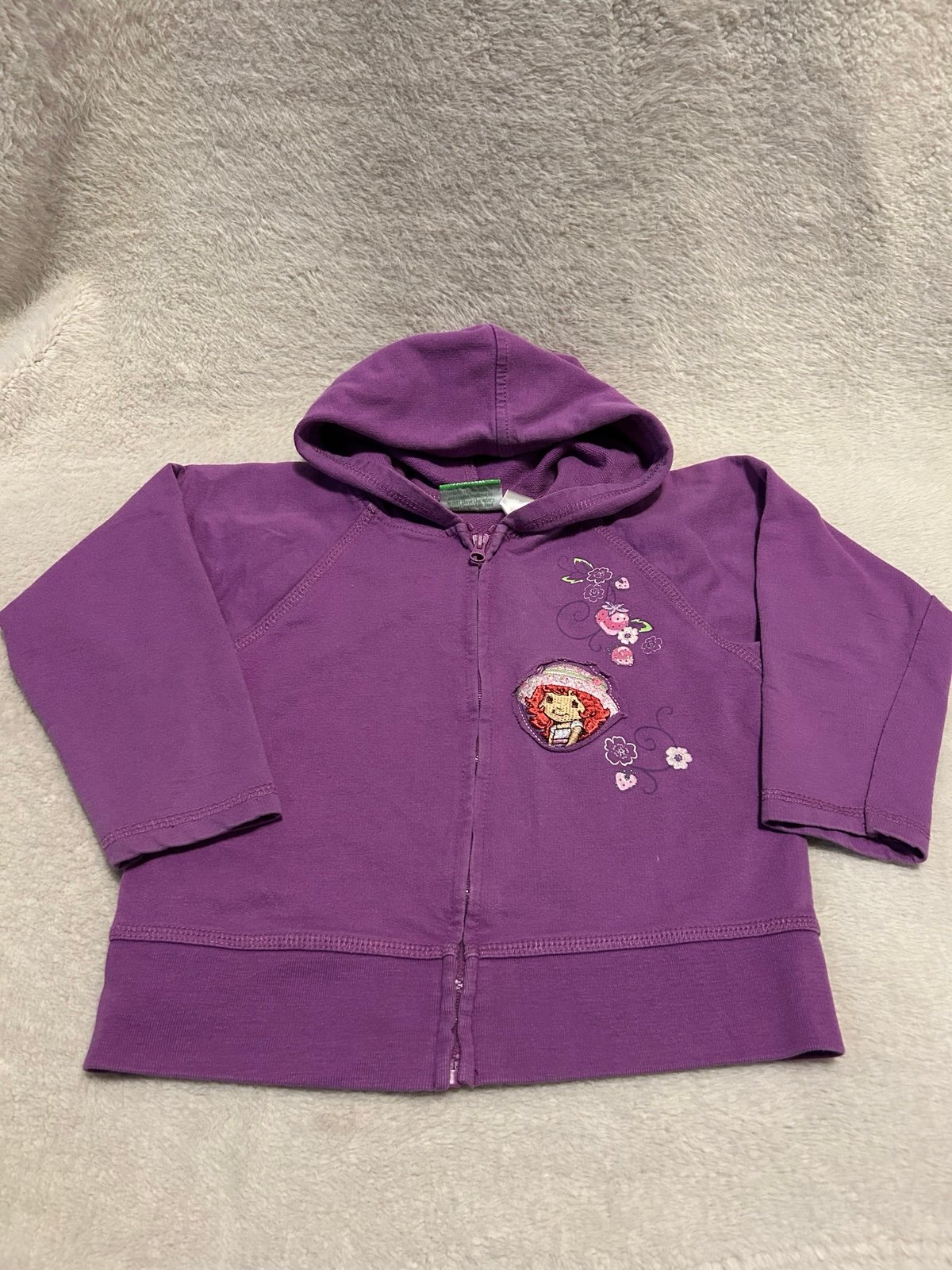 Y2K 2007 strawberry shortcake zip sweatshirt
