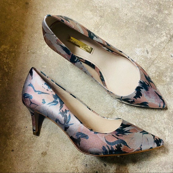 louise et cie jordyna pink floral point toe pump 2.5” heel