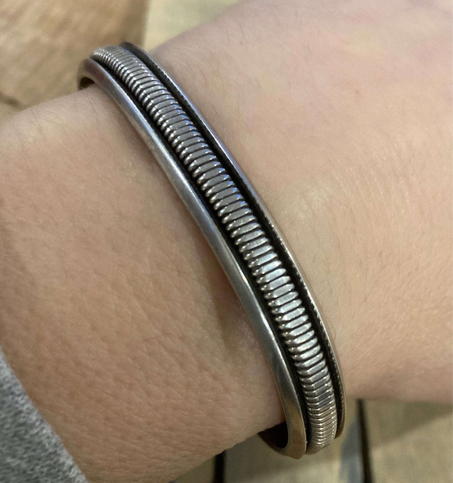 Navajo ツイスト ワイヤー バングル Tahe刻印 Sterling