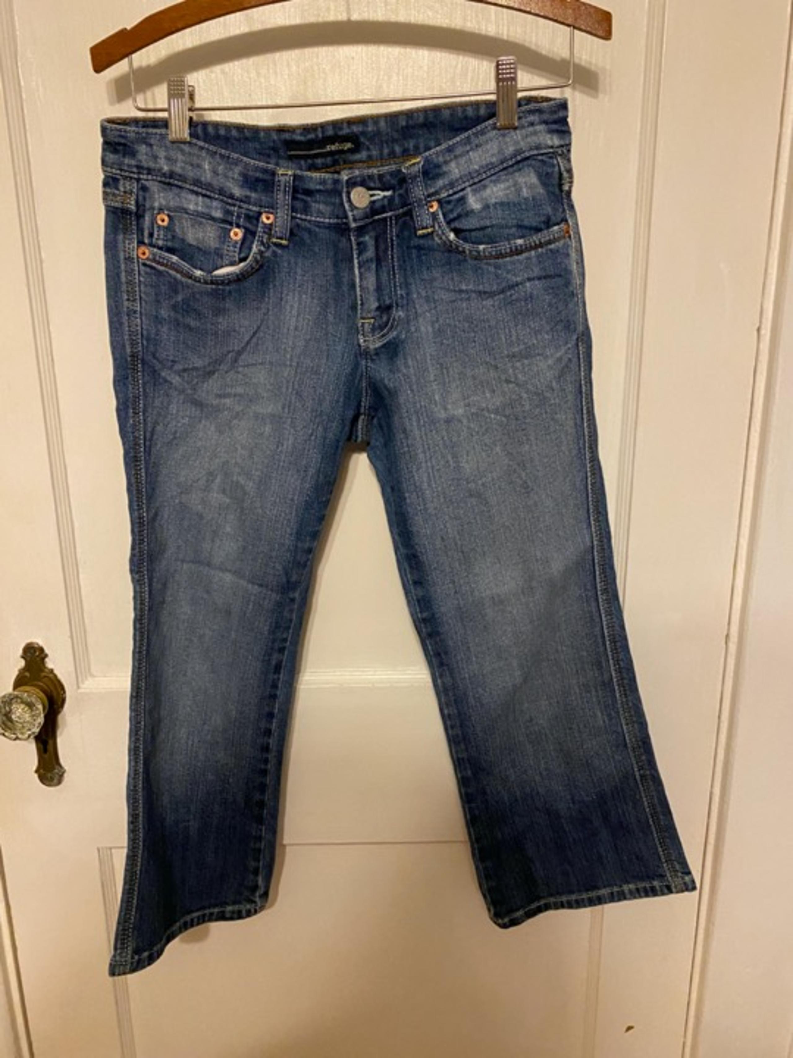 Refuge faded medium wash capri jeans 5