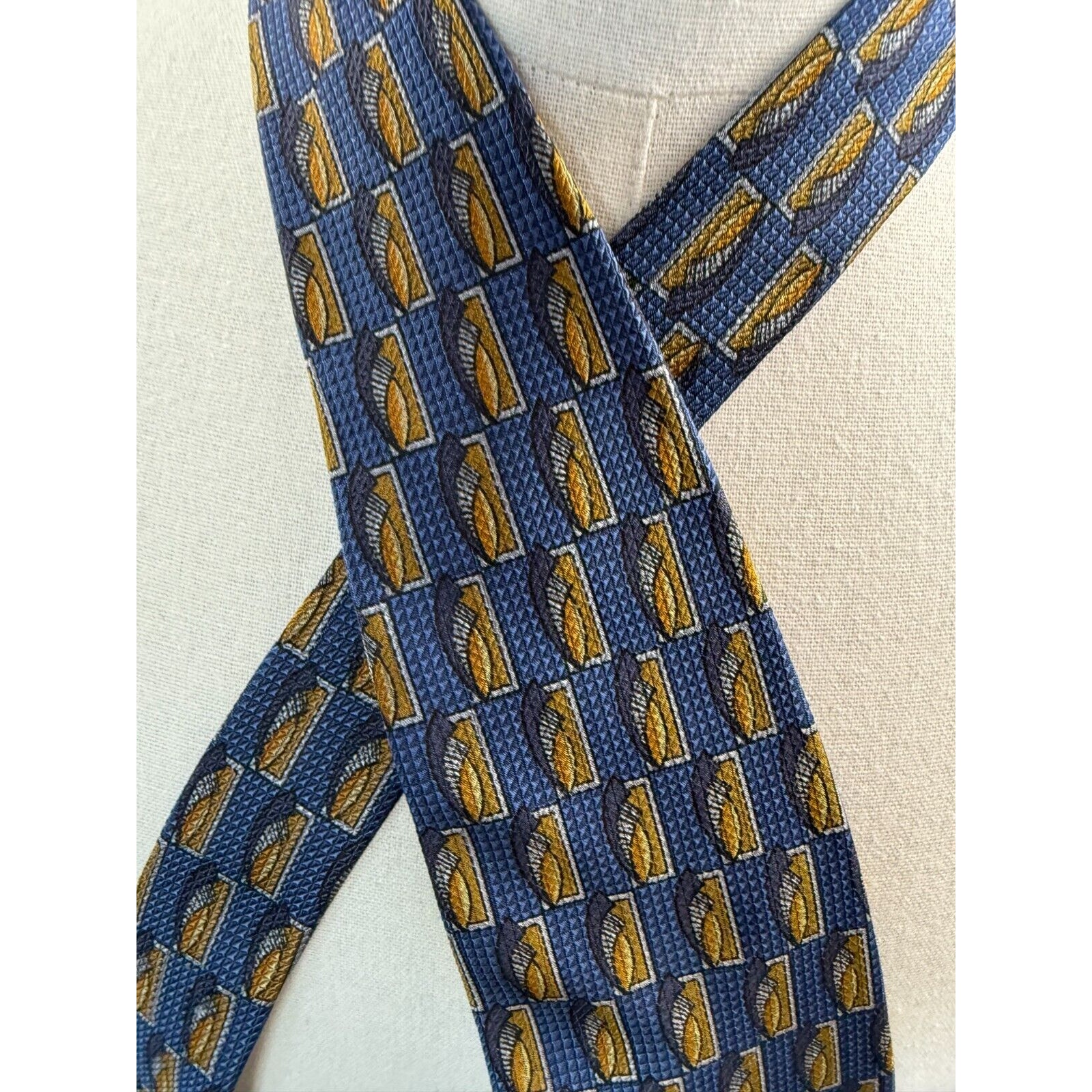 Veritas by Ferrell Reed 100% Silk Made in USA Neck Tie Blue New MSRP 90