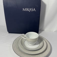 Mikasa Parchment 4 Piece Set Porcelain Dinnerware China Service for 1 NEW
