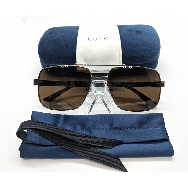 New Authentic Men's Gucci 0529S Aviator Sunglasses With Case. Retail 495