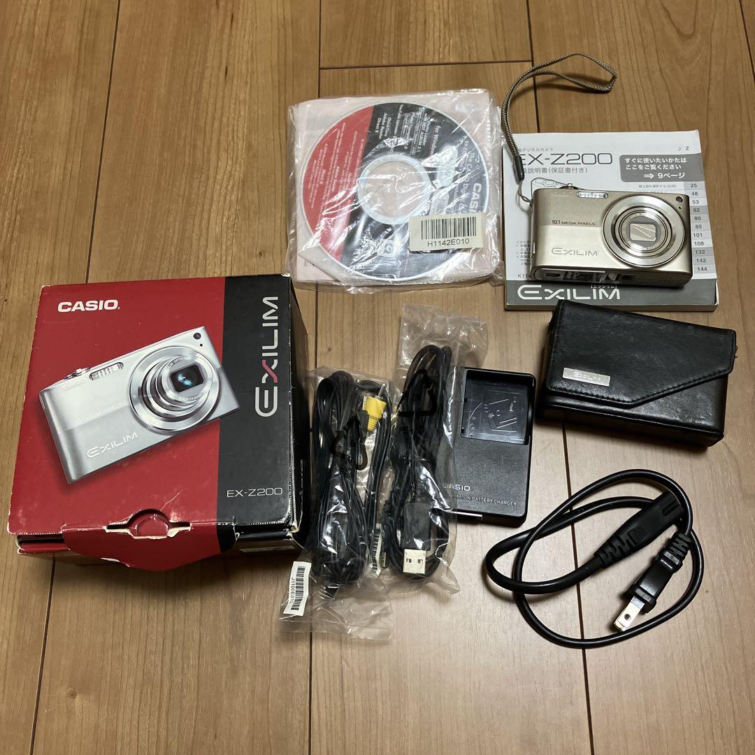 CASIO EX-Z200 Digital Camera Silver