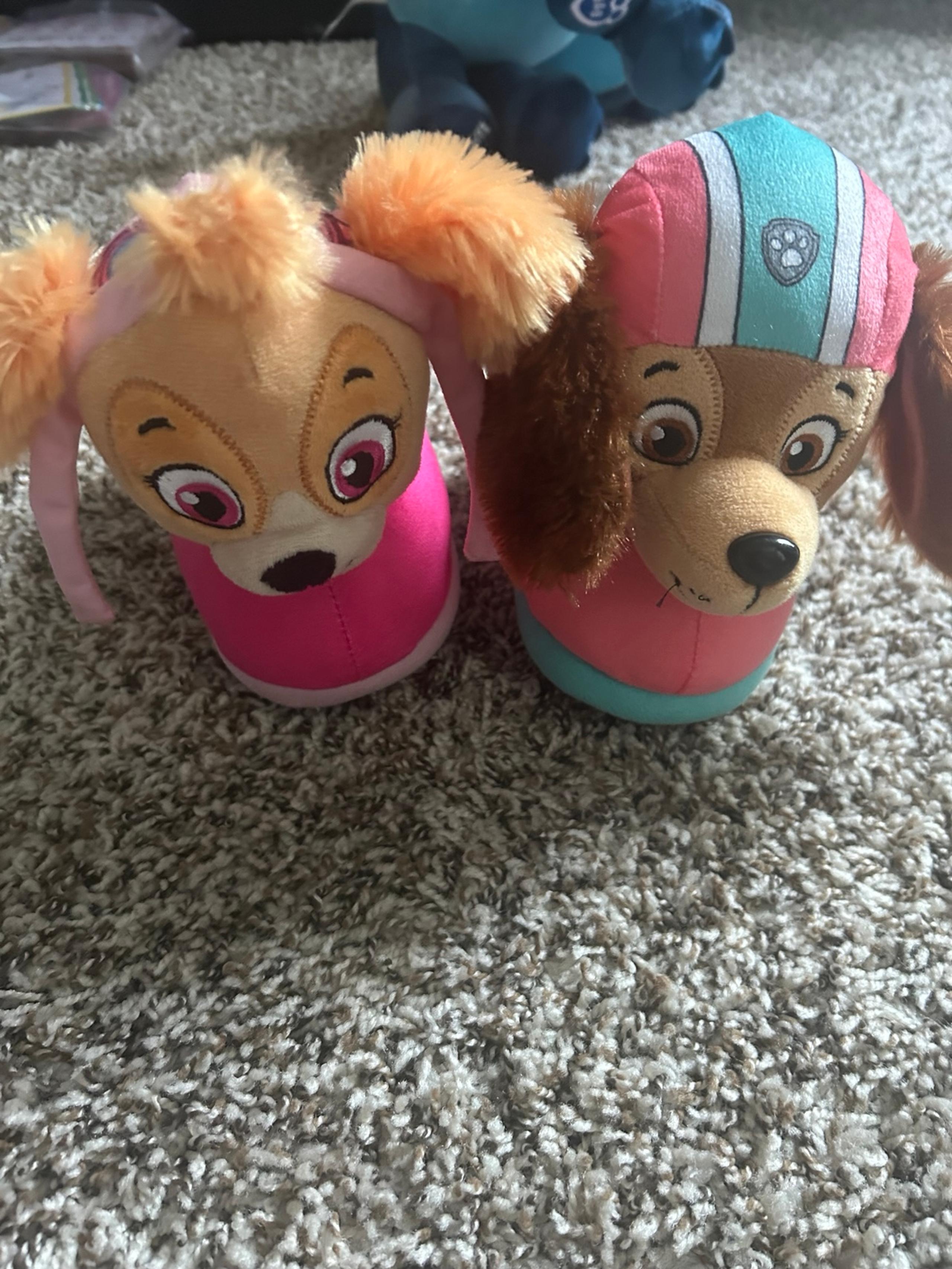 Paw patrol toddler slippers size 9/10
