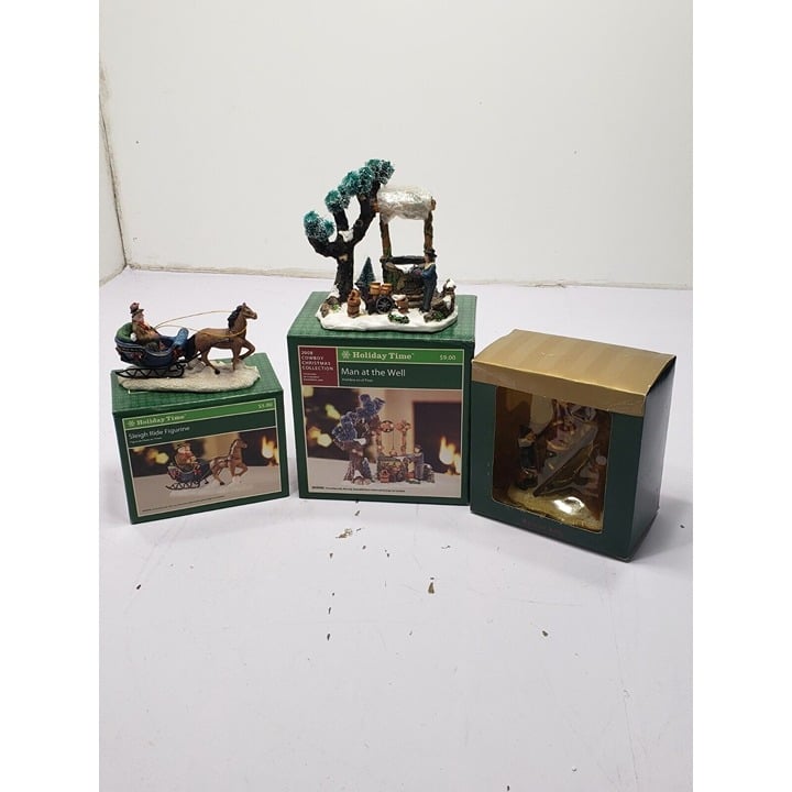 Lot Of 3 Holiday Time And Square Village 3 Figurines Rescue Kitty Sleigh Ride
