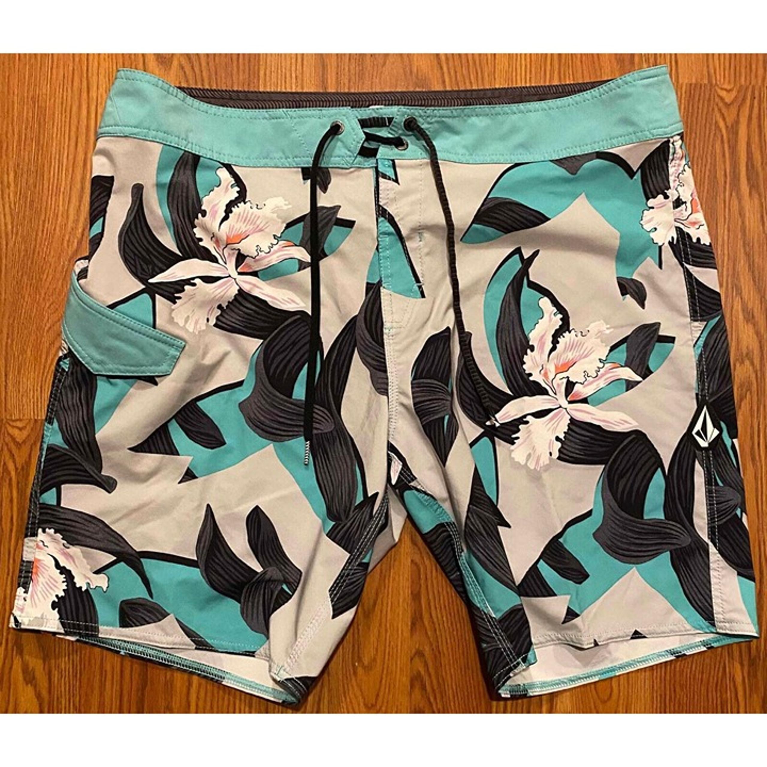 Volcom Mod-Tech Floral Mens 38 8" Board Shorts Beach Swim Trunks