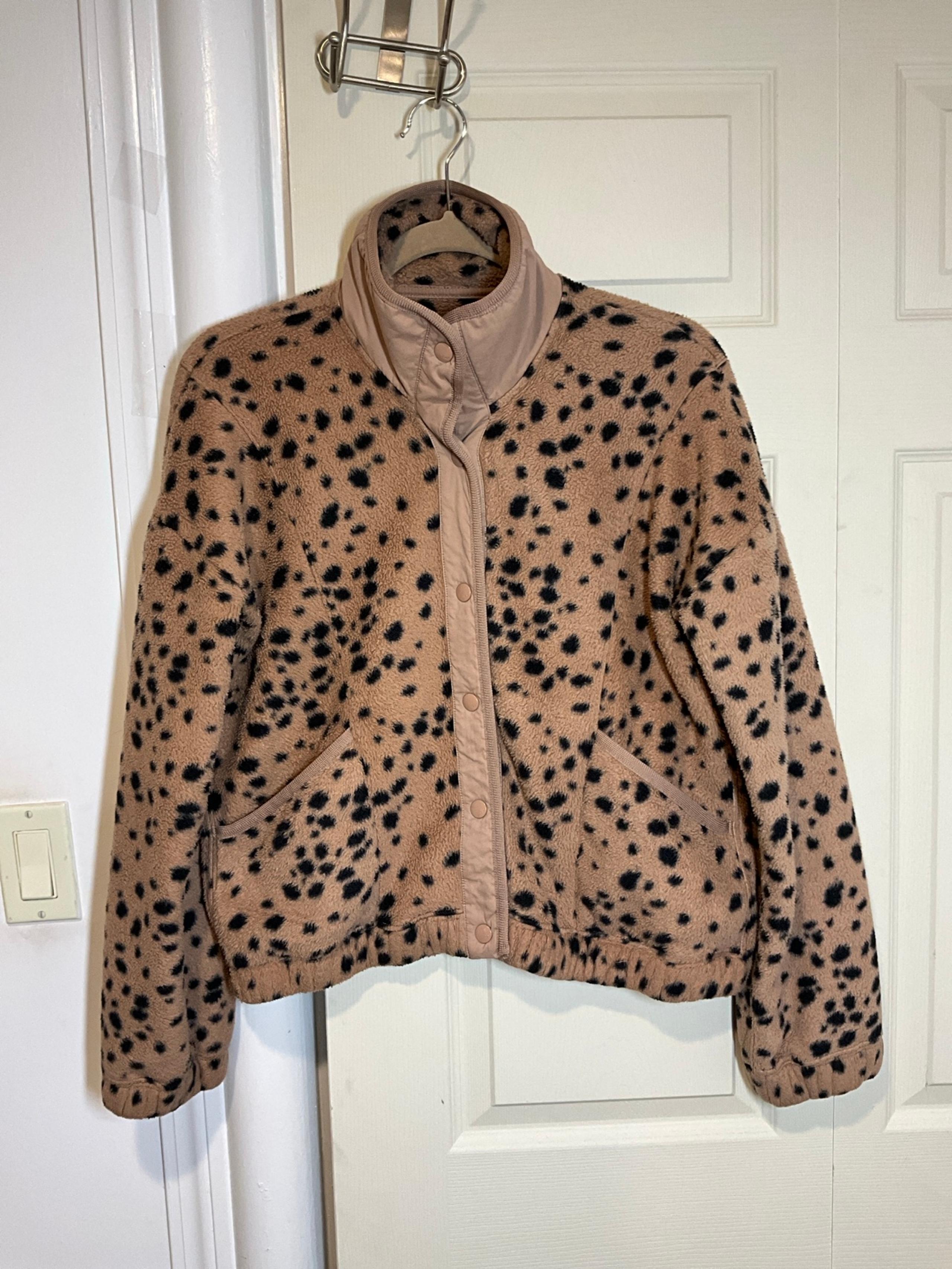 Abercrombie & Fitch Leopard Print Faux Fur Jacket Size Small.