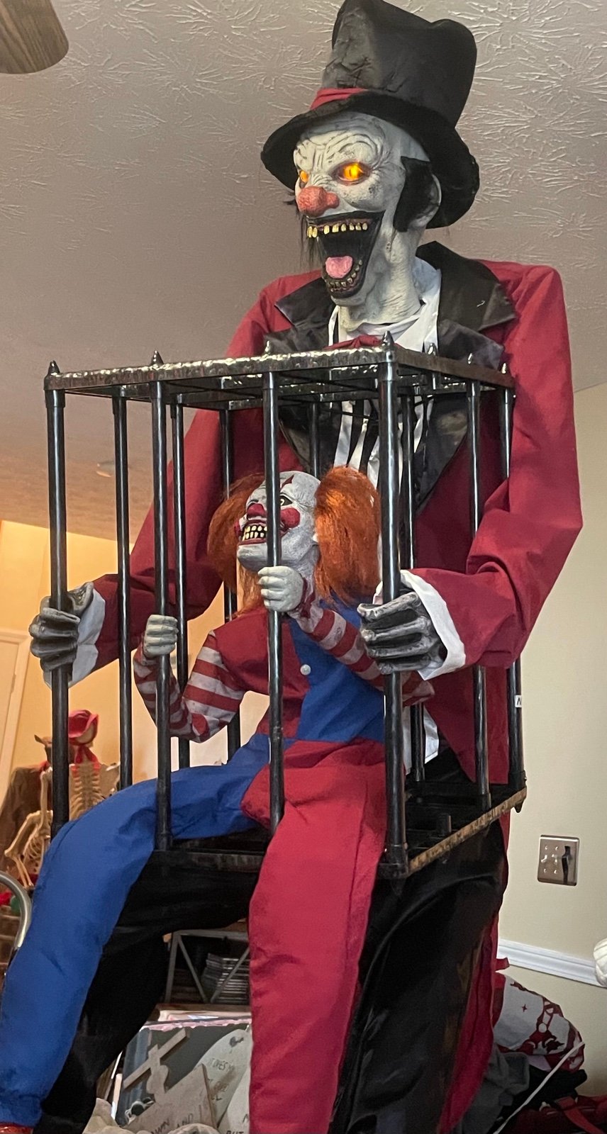 Spirit Halloween Rotten Ringmaster with box retired animated prop