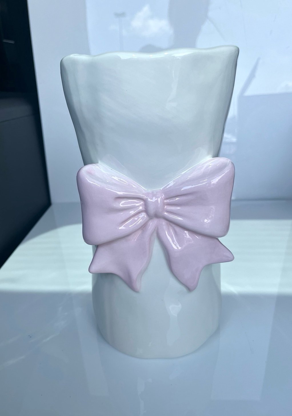 HTF Beautiful Pink Bow Flower Vase
