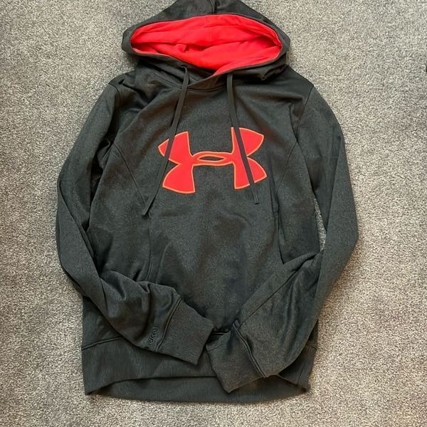 Under Armour Semi- Fitted Gold Gear Storm Sweatshirt