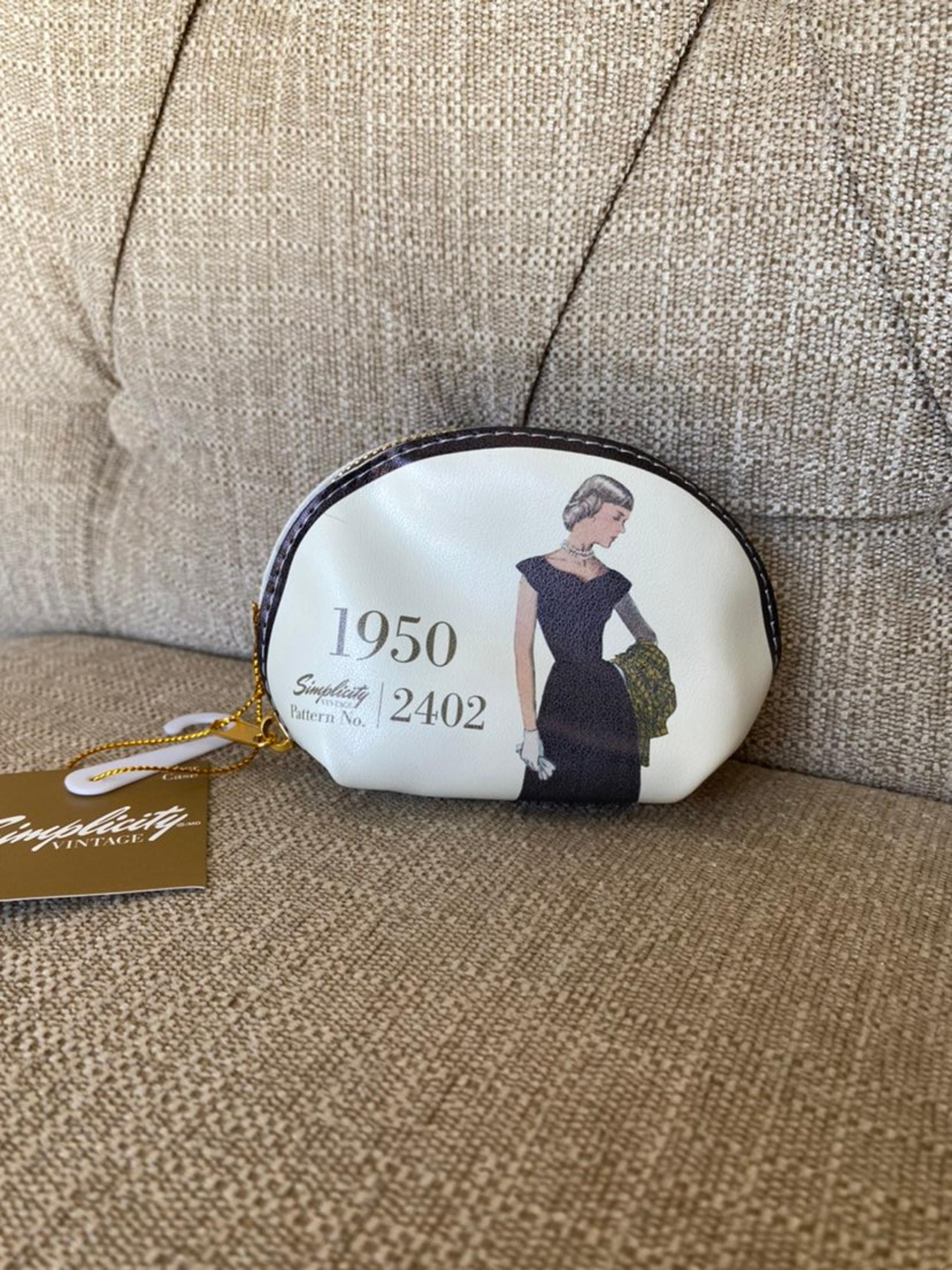 “Simplicity Vintage” Small Zip Pouch