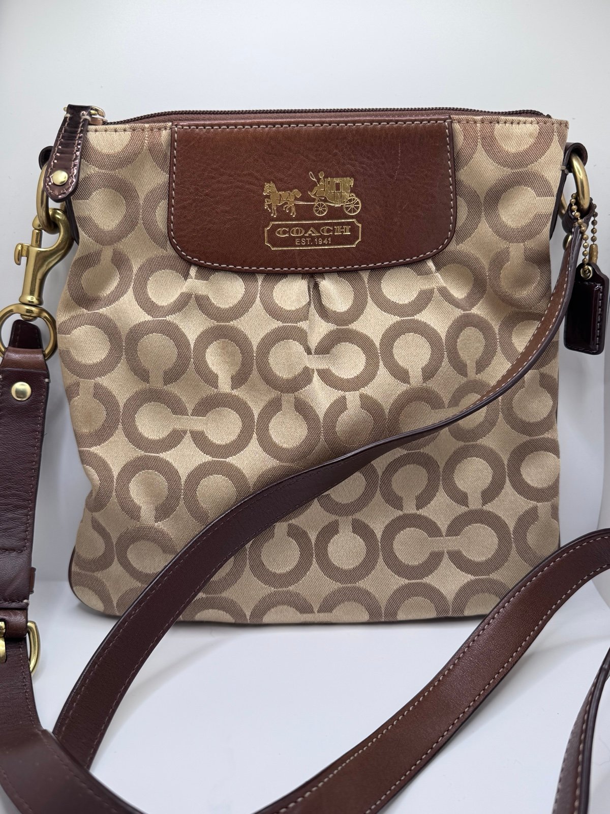 Coach Madison Op Art Signature Swingpack crossbody bag
