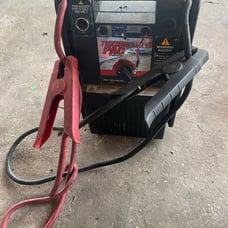 Truck PAC ES1224 3000/1500 Peak Amp 12/24V Jump Starter