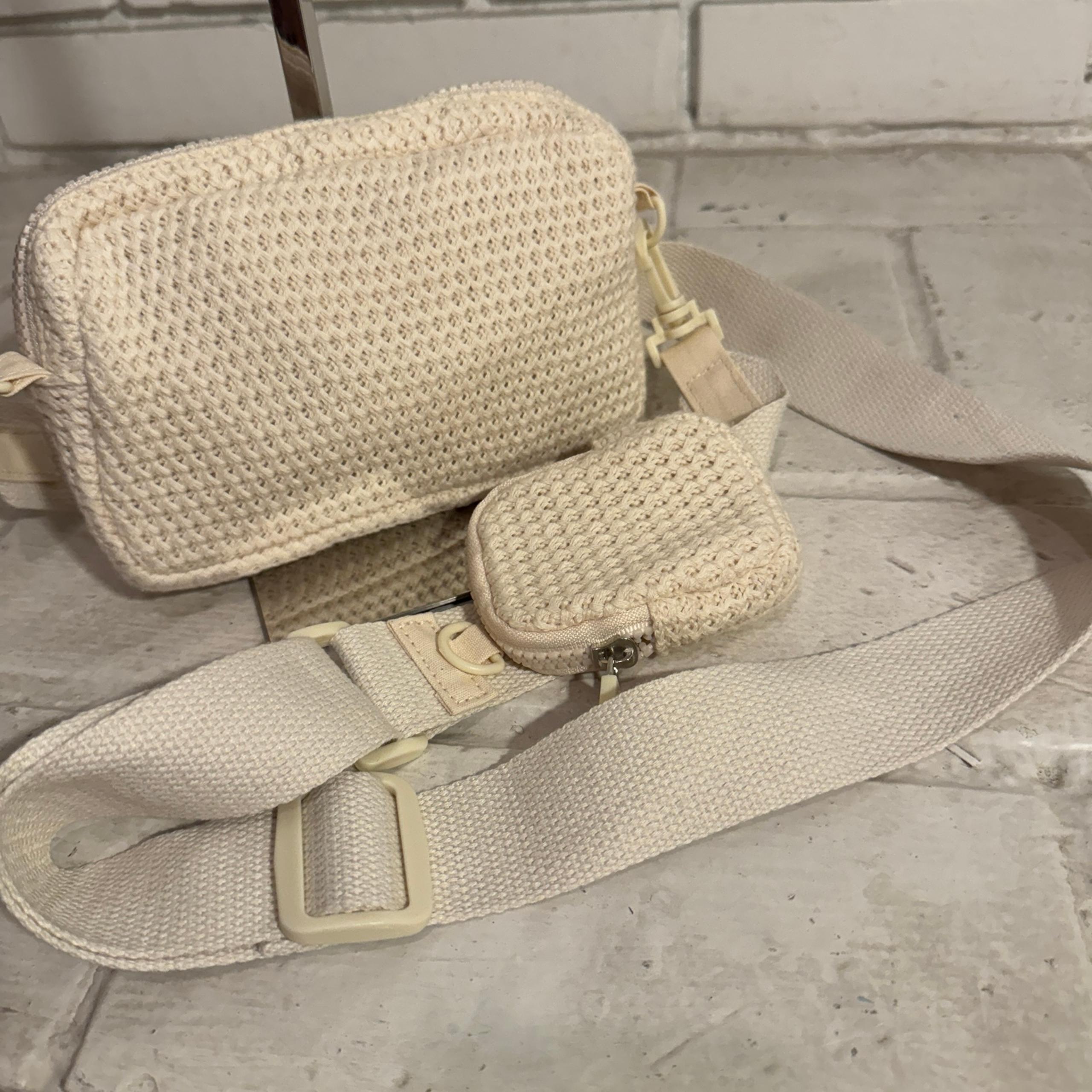 NWOT AMERICAN EAGLE Crocheted off white crossbody Boho purse w/case for AirPods