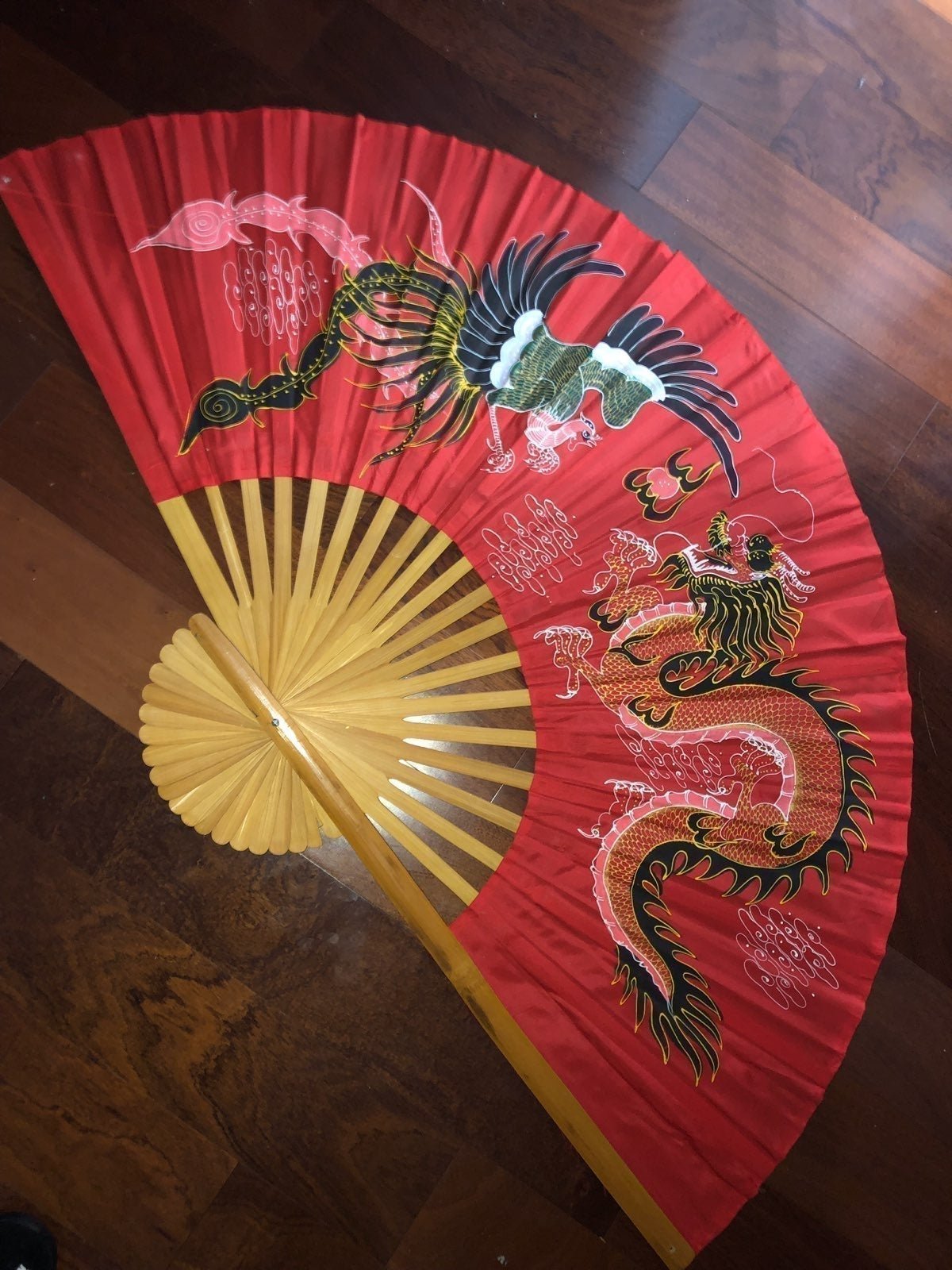 Beautiful red dragon chinese fan wall