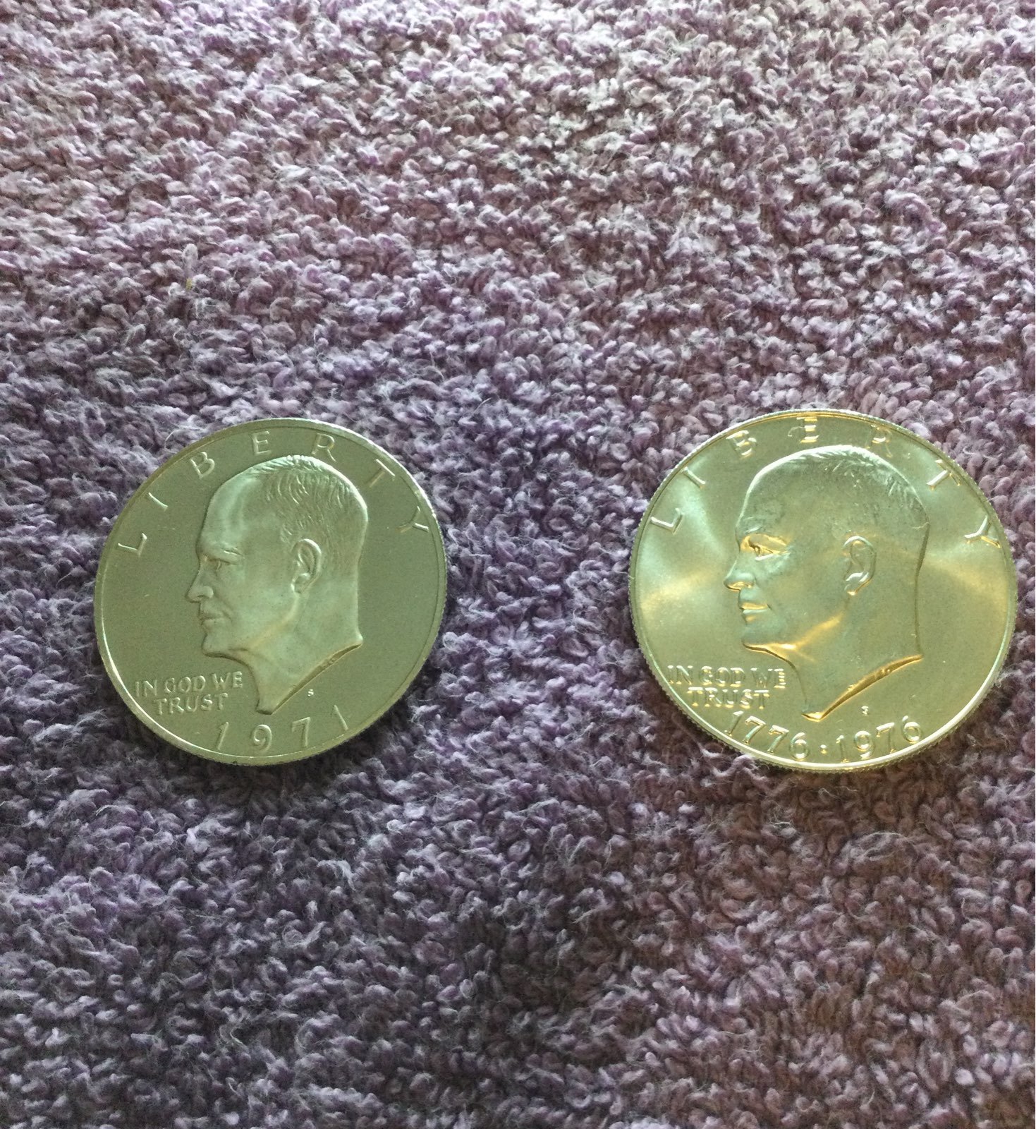 2 BEAUTIFUL SILVER IKE DOLLARS. 1 BICENTENIAL. AND ONE 1971S... BOTH SILVER