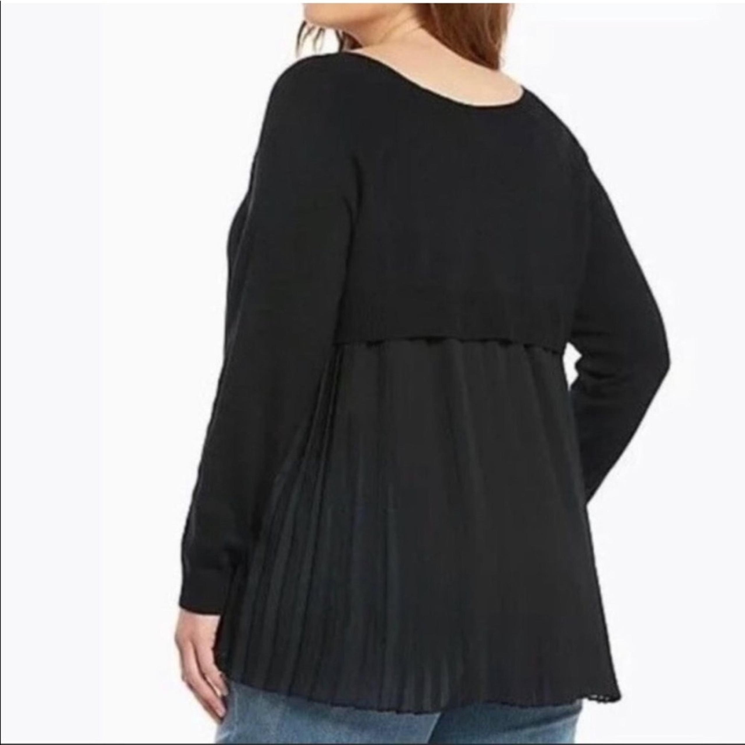 Torrid black knit front pleated back sweater size 2 or 2X