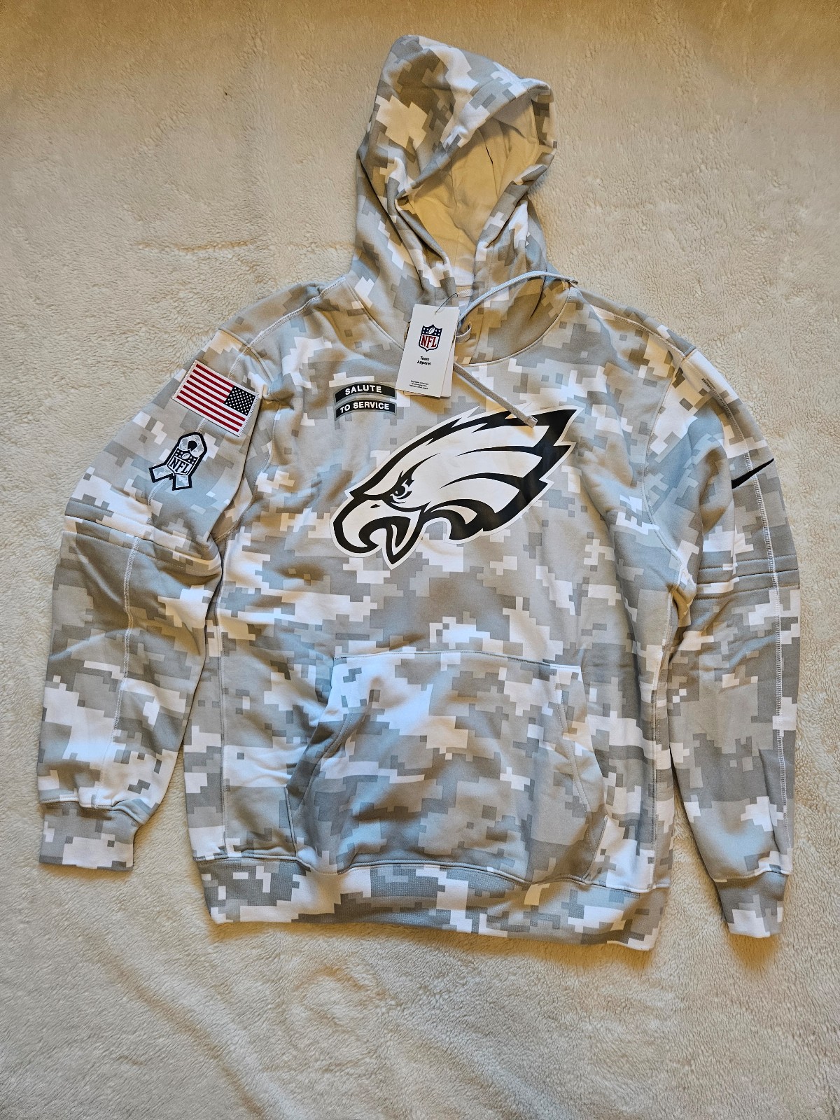 Philadelphia Eagles Nike 2024 Salute to Service Club Fleece Hoodie NFL Large