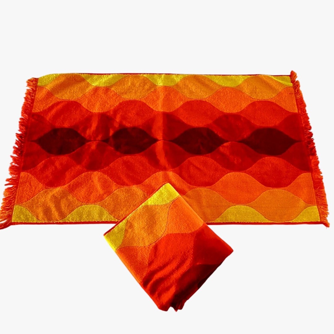 2 Vtg Cannon Seven Seas Royal Family Bath Towel Fringe Red Yellow Orange Groovy