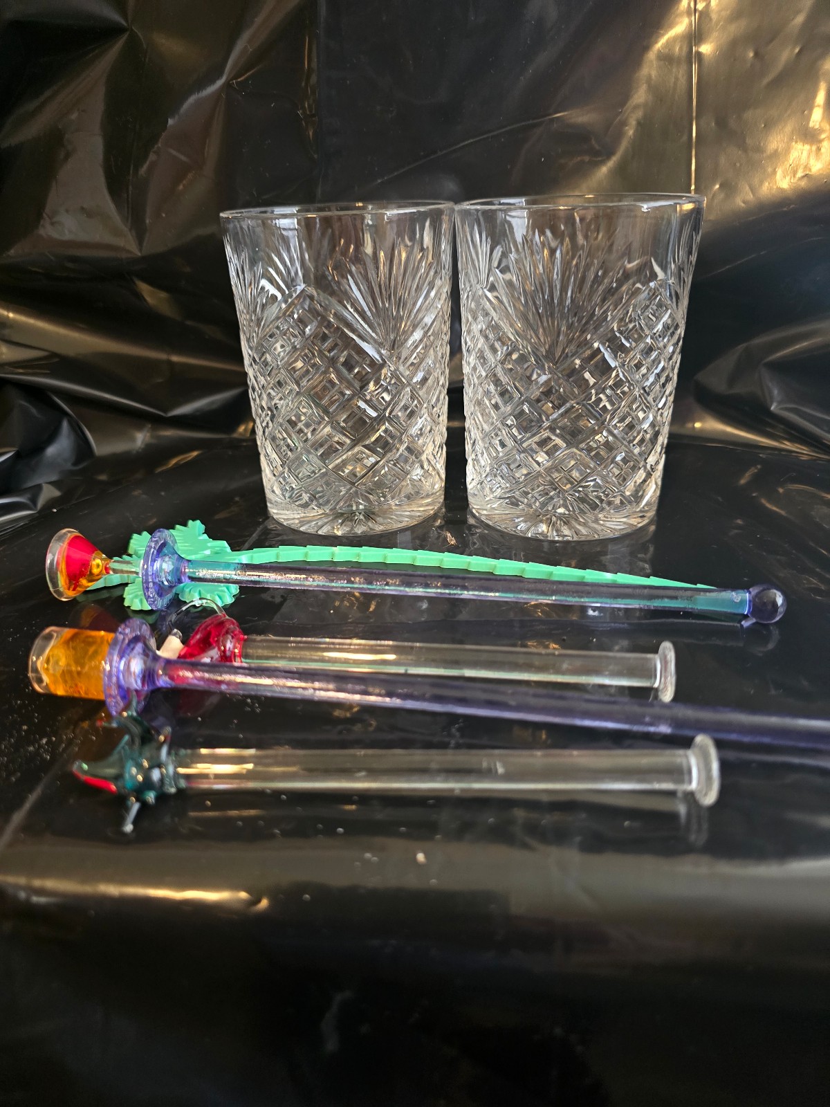 Crystal 2 glasses 4 inch with stirs new