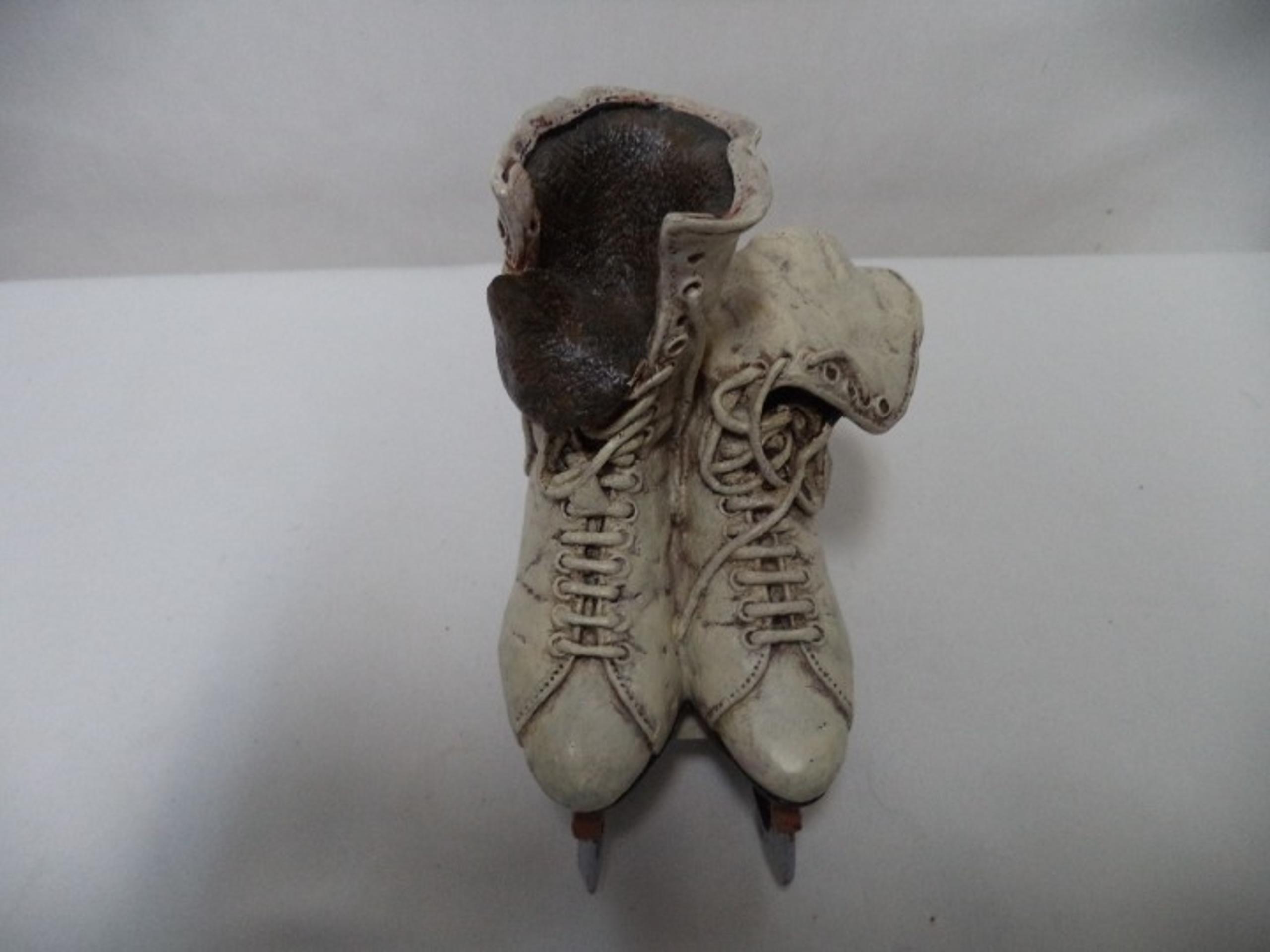 Department 56 Holly Lane Dickens Village Ice Skates Resin Christmas Decor