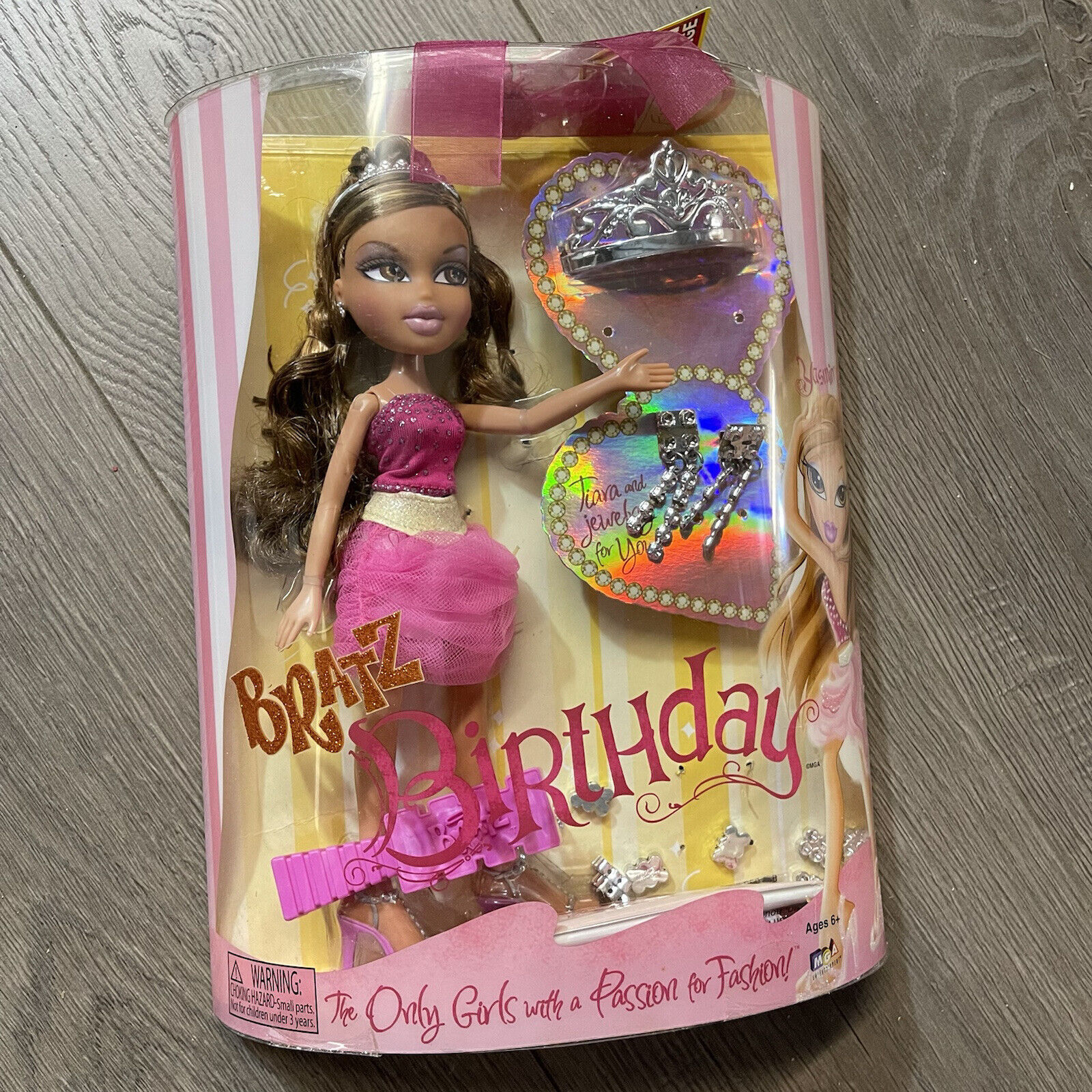 NEW Bratz Fashion Birthday Gift Edition YASMIN DOLL Rare Doll With Poster +Tiara