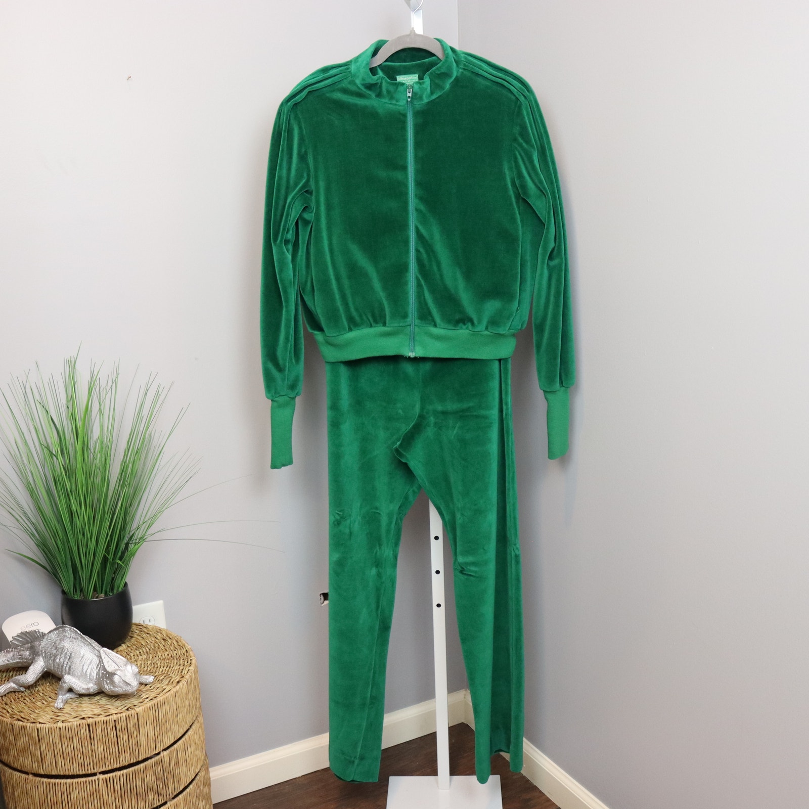 Vintage Ultrasport Ltd. by Ruth Brams Velour Tracksuit – Size L – Bright Green