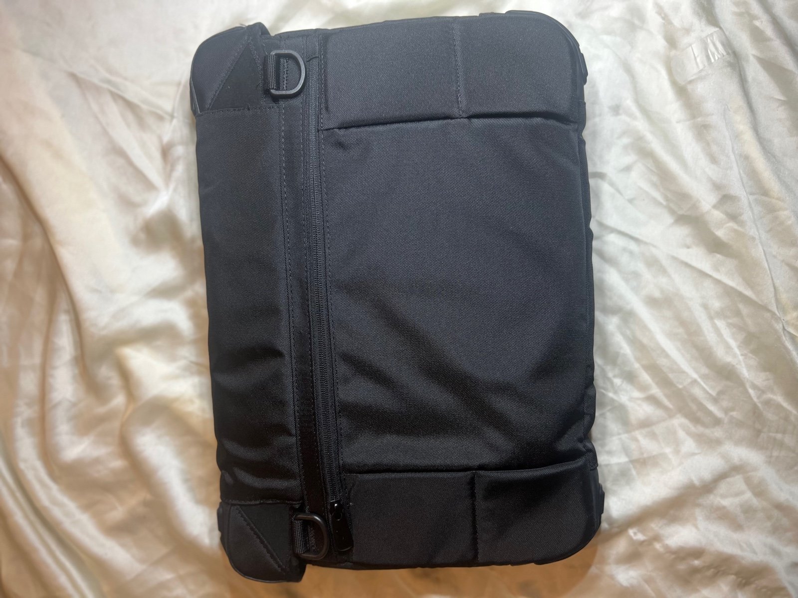 Grid by Targus high impact laptop case