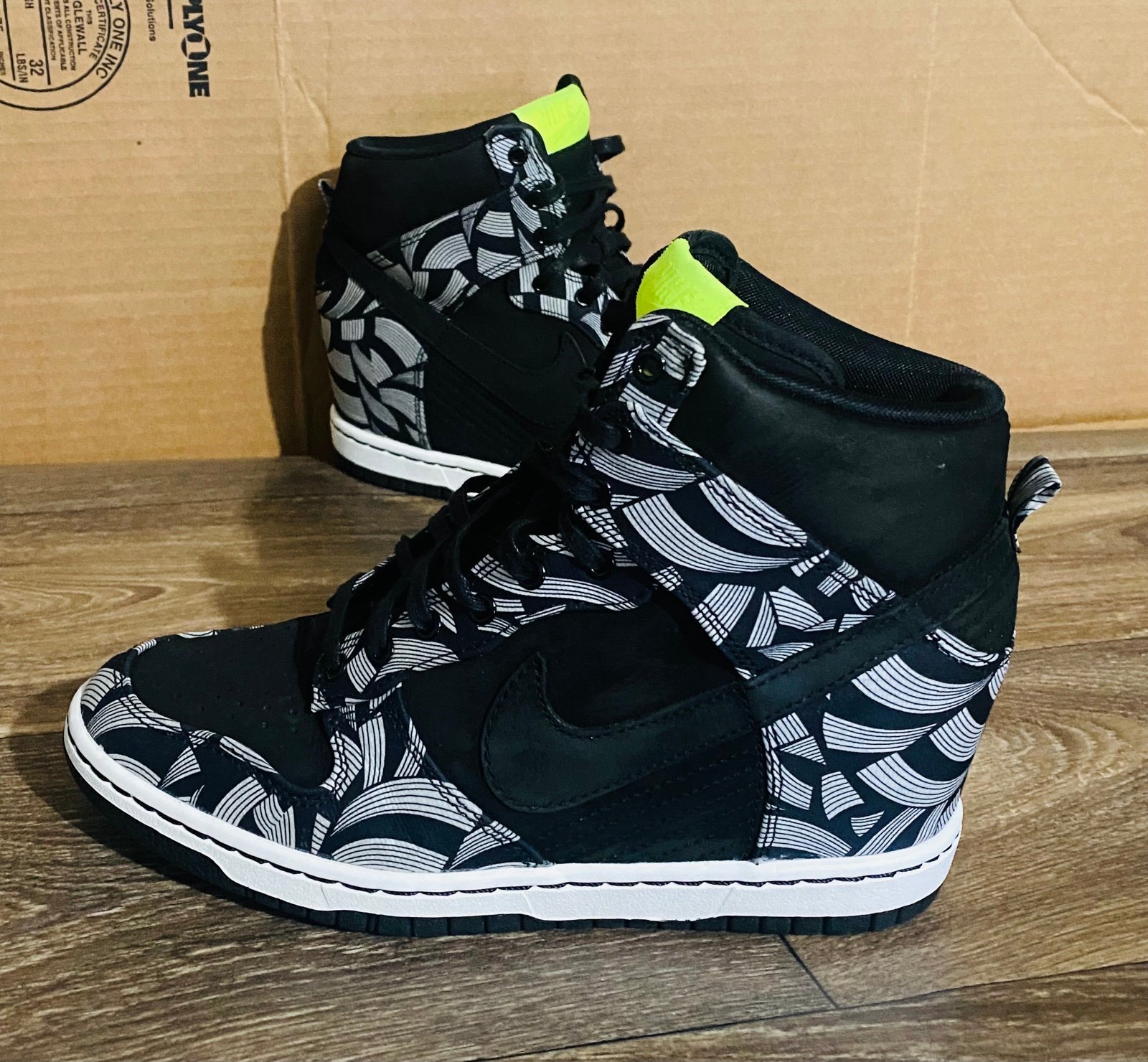 Nike Dunk Sky High Liberty 543217-011 Sneaker Shoes Womens Size 9