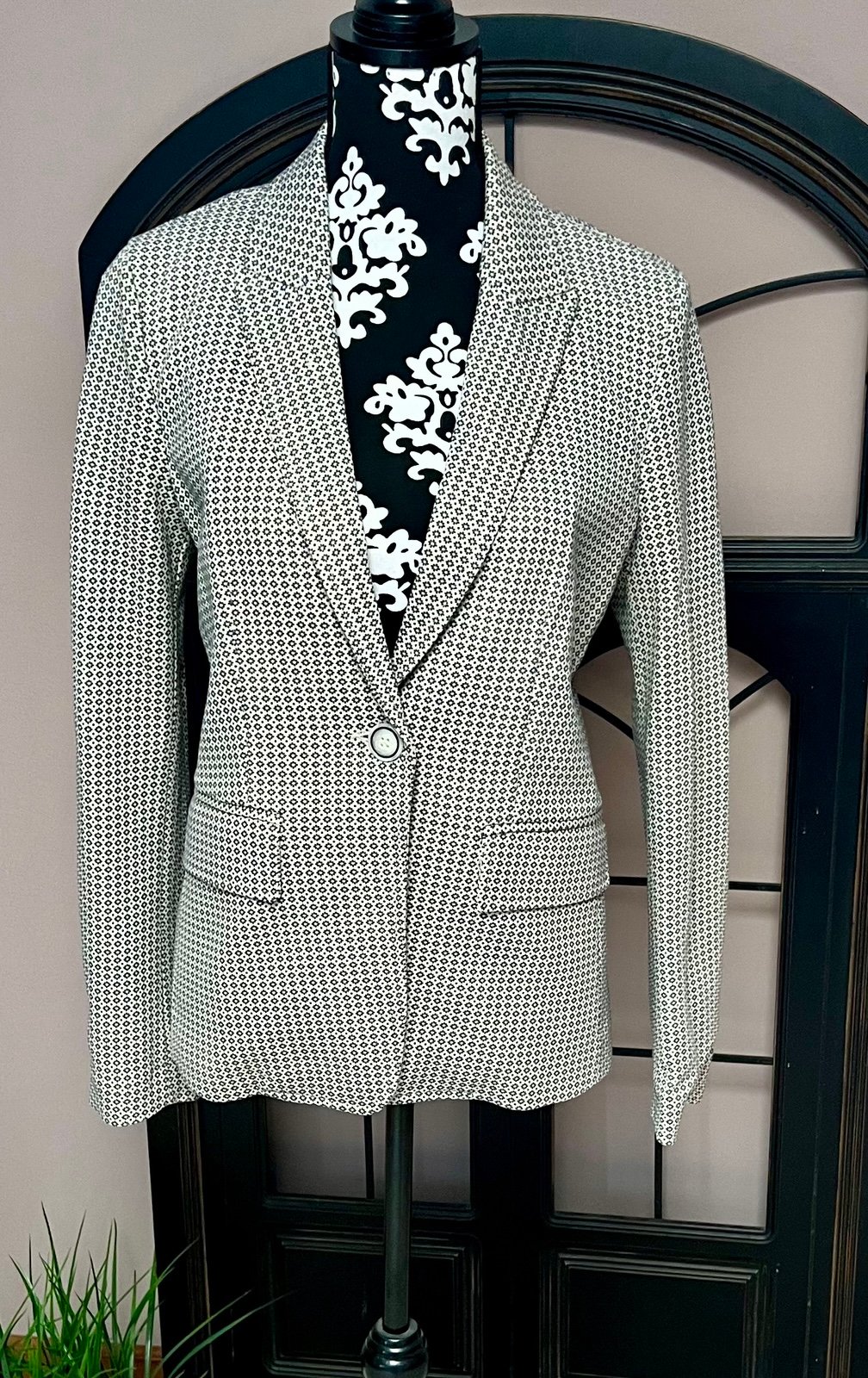ELIE TAHARI Black & Cream Viscose Blend Blazer Sz 8