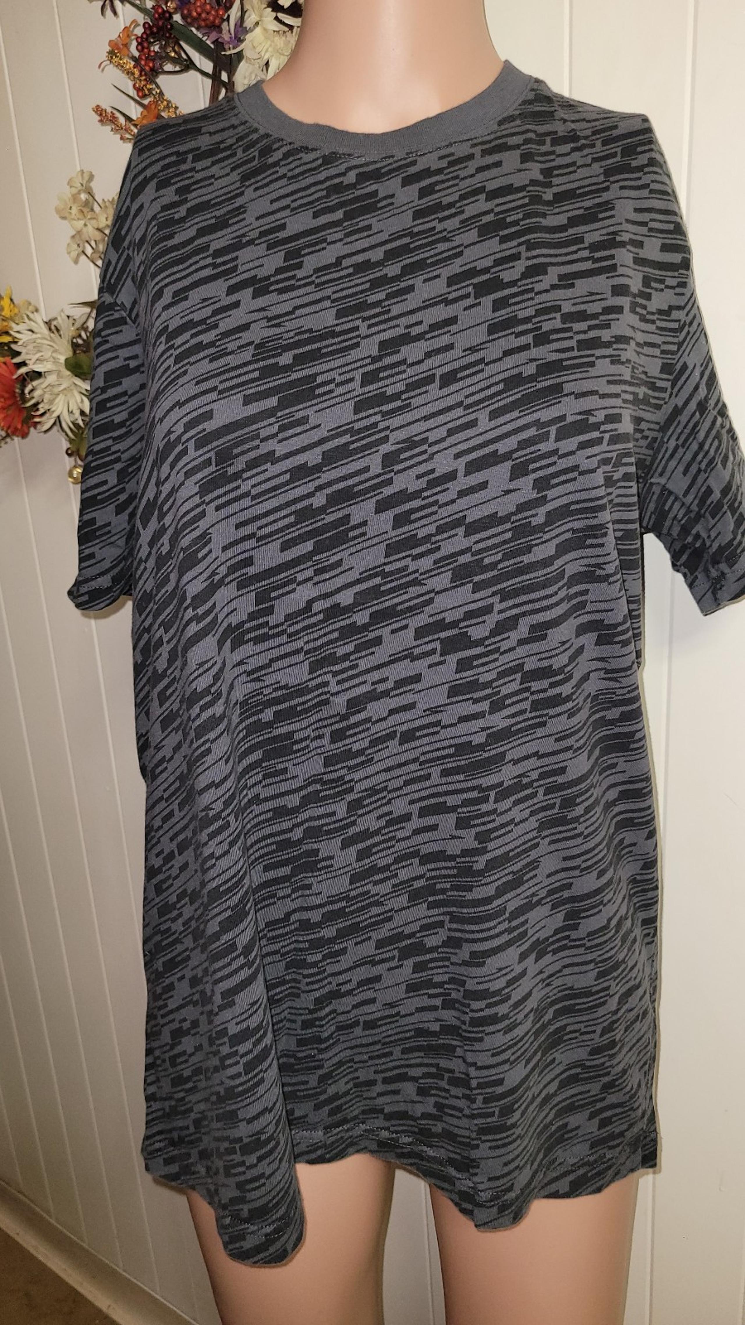 Xersion men's shirt