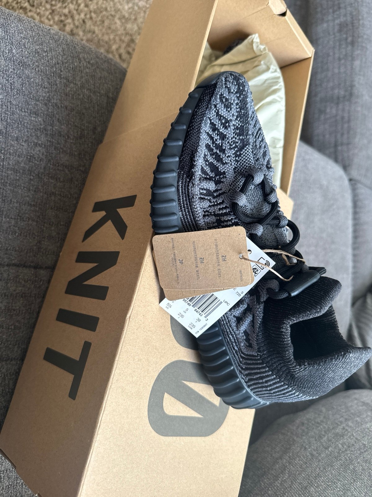Yeezy 340 v2 cmpct size 5.5