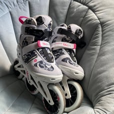 Womens size 7 rollerblades