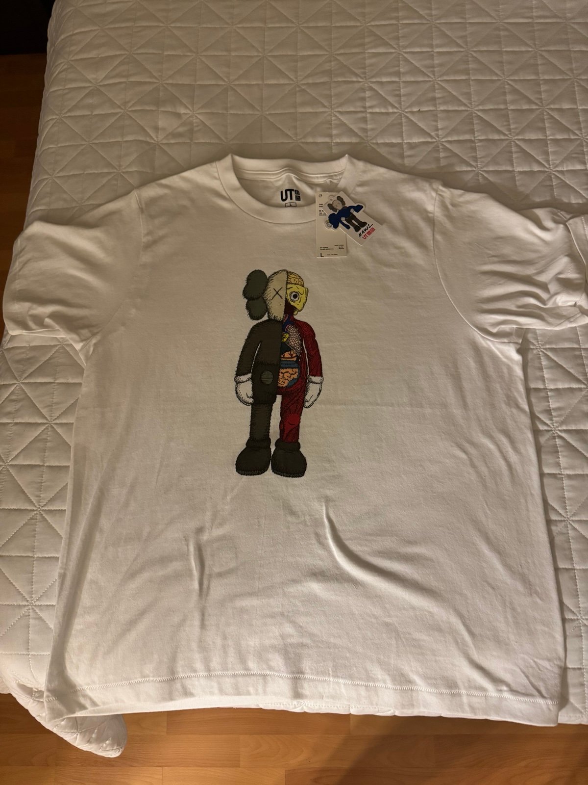 KAWS x Uniqlo “Flayed” brand new L