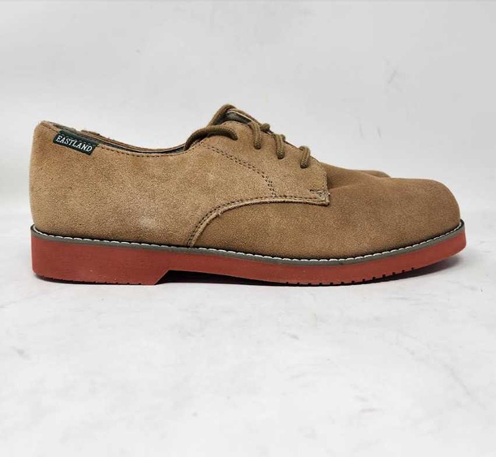 Women's 9.5W Eastland buck oxford taupe suede shoes 9.5 Wide 3900-59