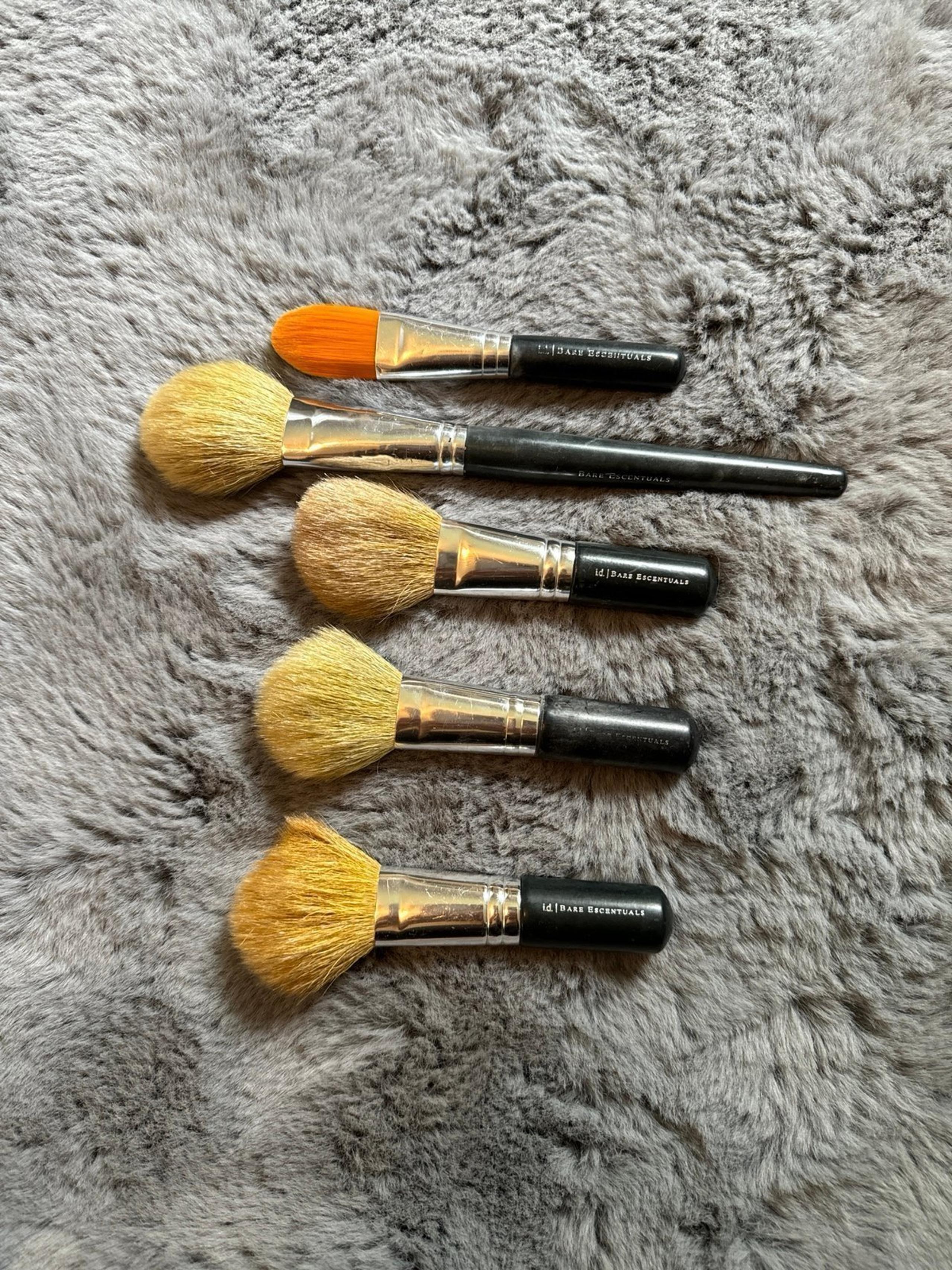 Bare Escentuals bundle 5 makeup brushes