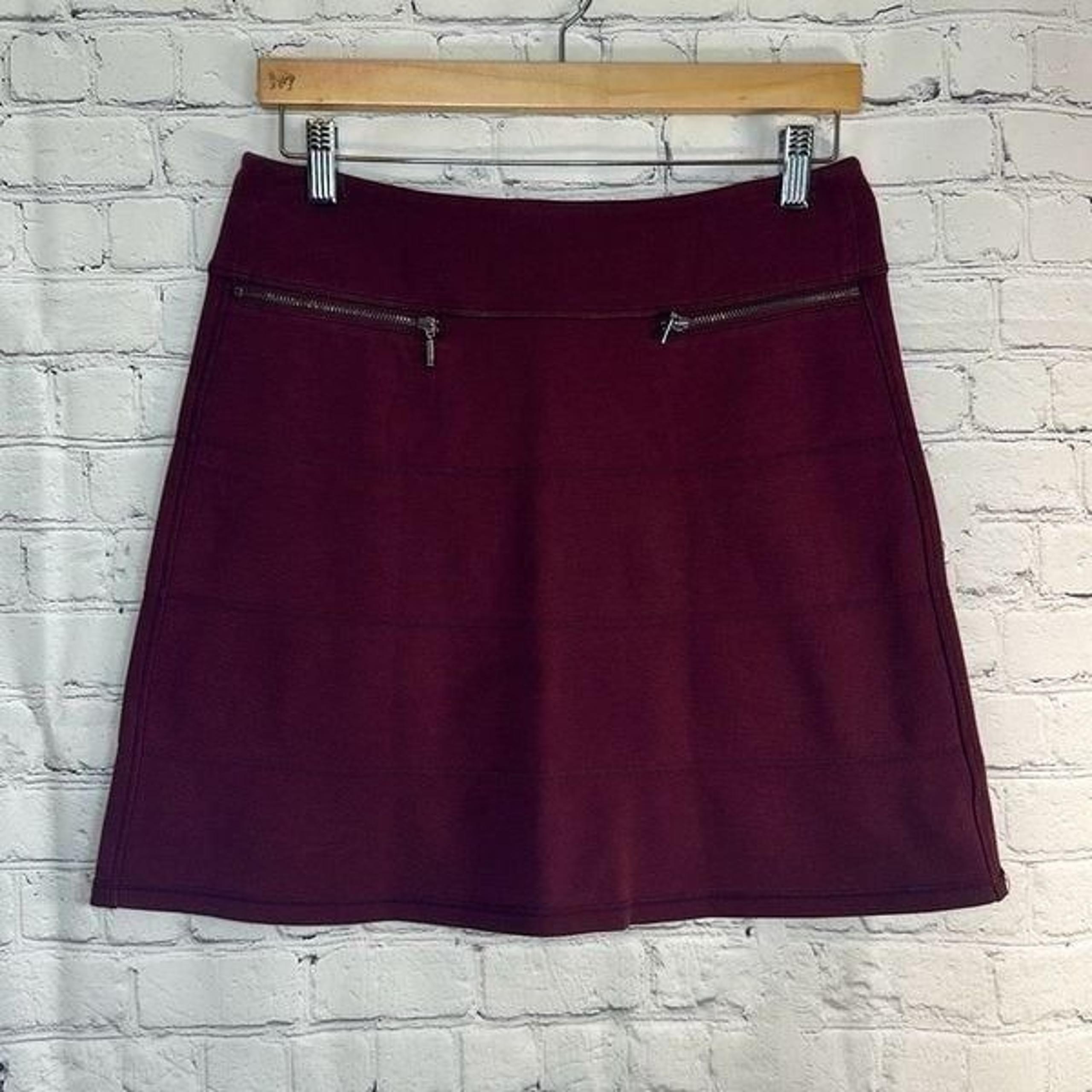 Athleta Women’s Burgundy Athletic Tennis Skirt size S Small Zippered Pockets