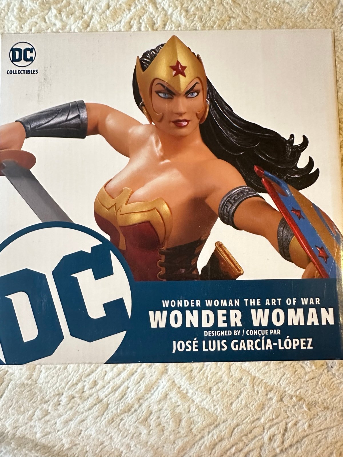 Wonder Women statue