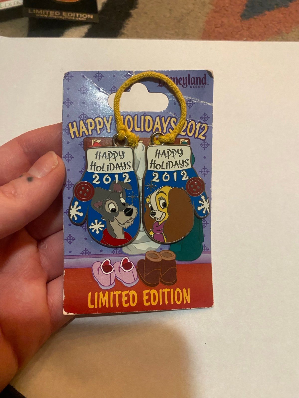 NWT LADY AND THE TRAMP CHRISTMAS DISNEY PIN