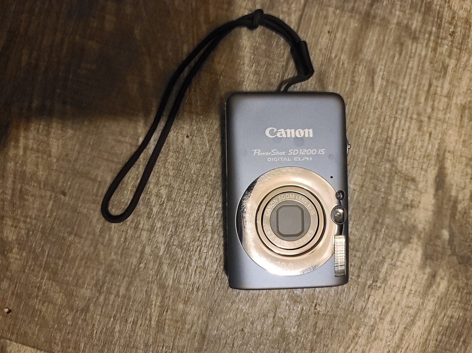 Canon PowerShot SD1200 IS Digital ELPH 10.0MP 3x Digital Camera - Gray