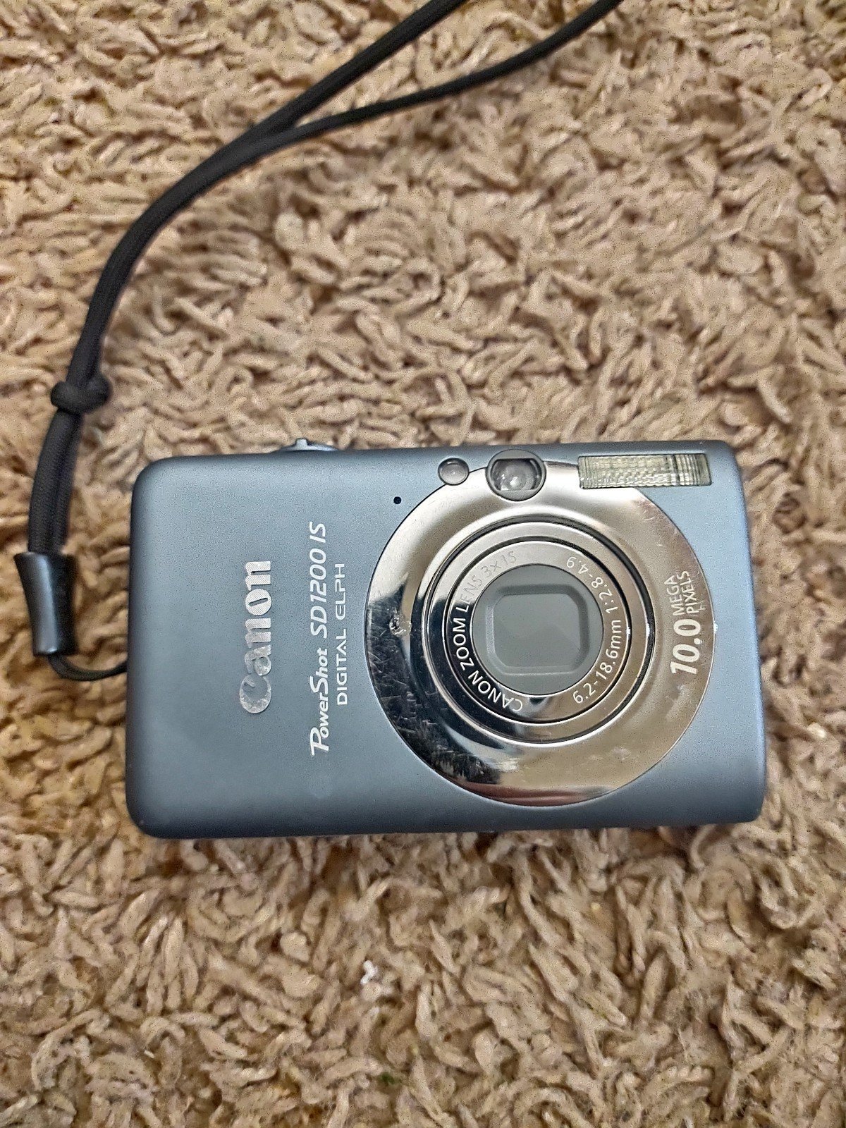 Canon PowerShot SD1200 IS Digital ELPH 10.0MP 3x Digital Camera - Gray